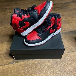 Air Jordan 1 Mid